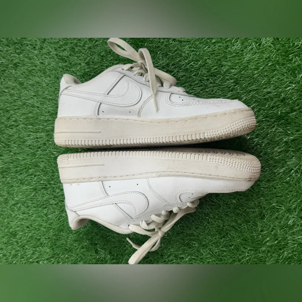 Nike Unisex Sneaker’s Kids Air Force 1 Size 7